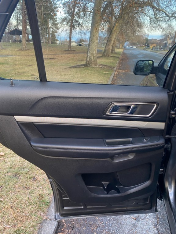 2016 Ford Explorer Image 18