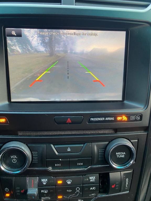 2016 Ford Explorer Image 32