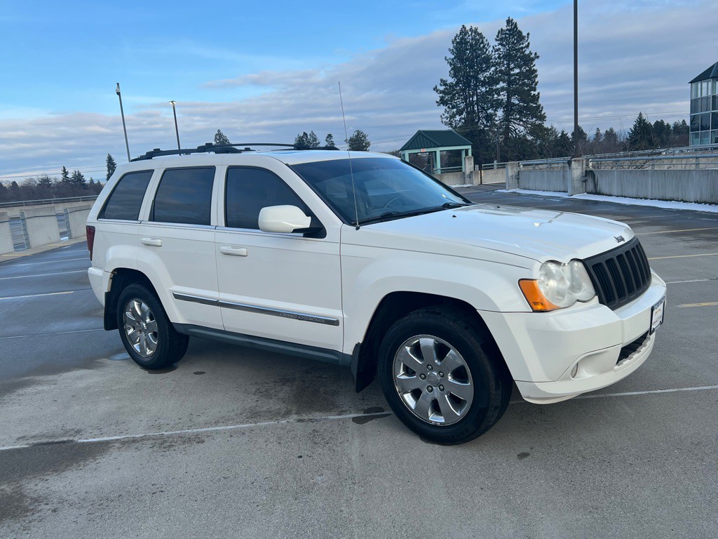 2008 Jeep Grand Cherokee Image 2