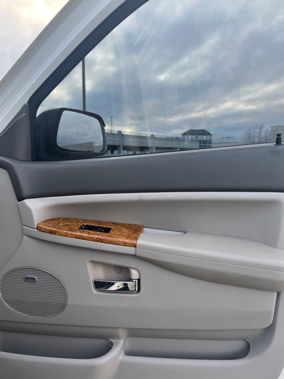 2008 Jeep Grand Cherokee Image 12