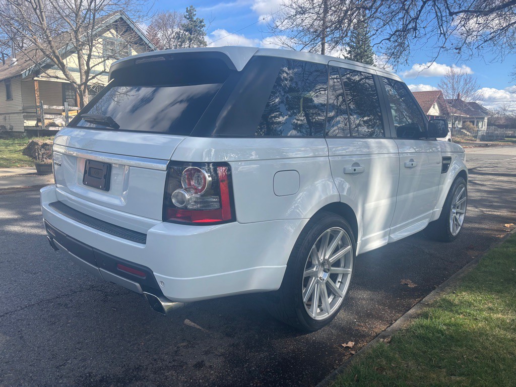 2013 Land Rover Range Rover Sport Image 2