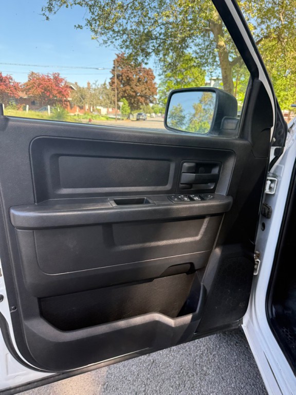 2014 RAM 1500 Image 10