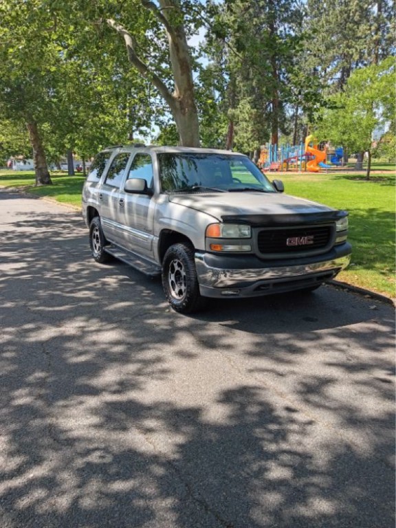 2005 GMC Yukon Image 2