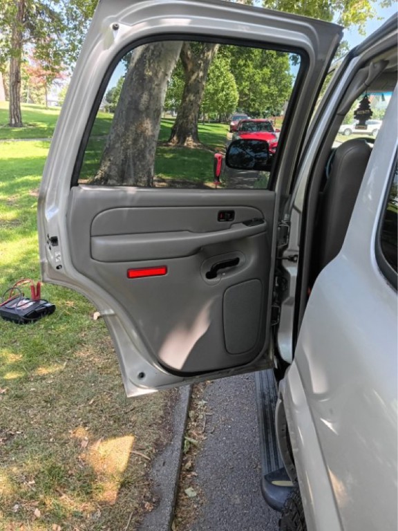 2005 GMC Yukon Image 13