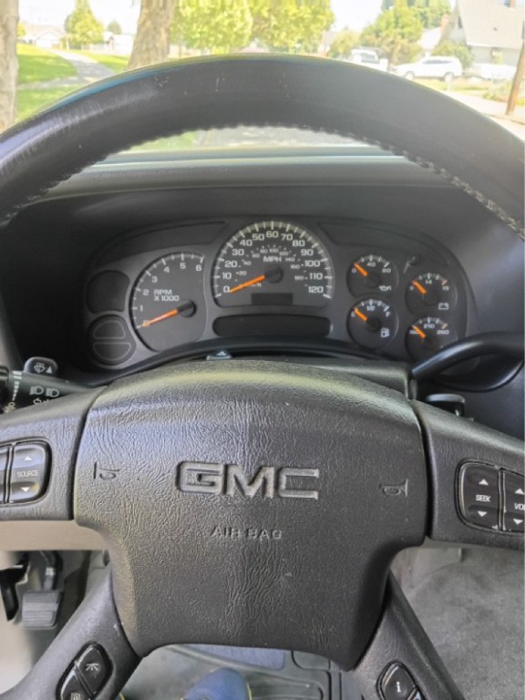 2005 GMC Yukon Image 18