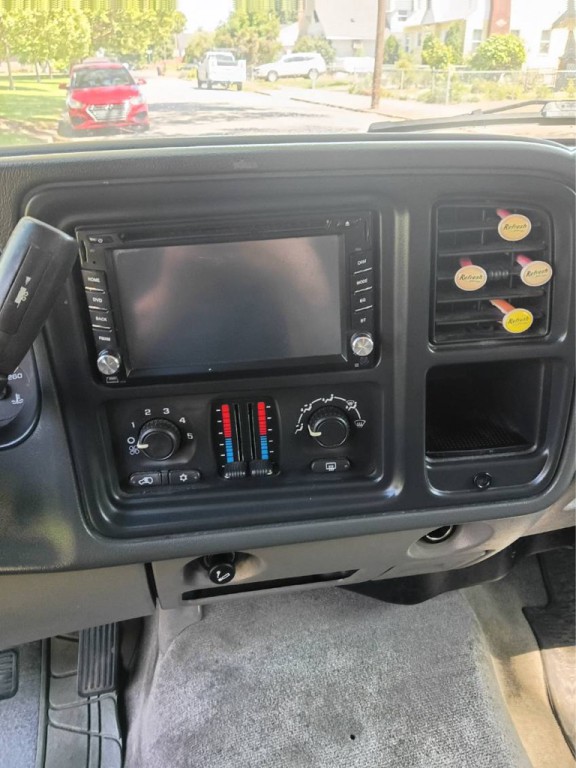 2005 GMC Yukon Image 19