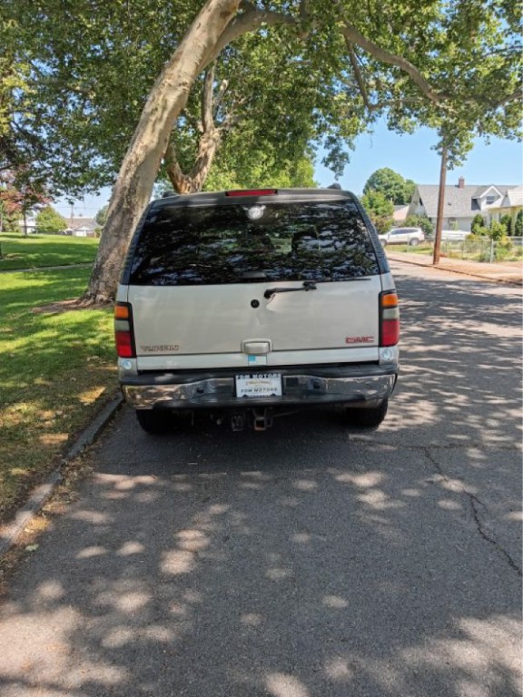 2005 GMC Yukon Image 22