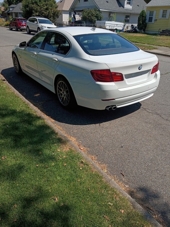 2012 BMW 5 Series Image 7