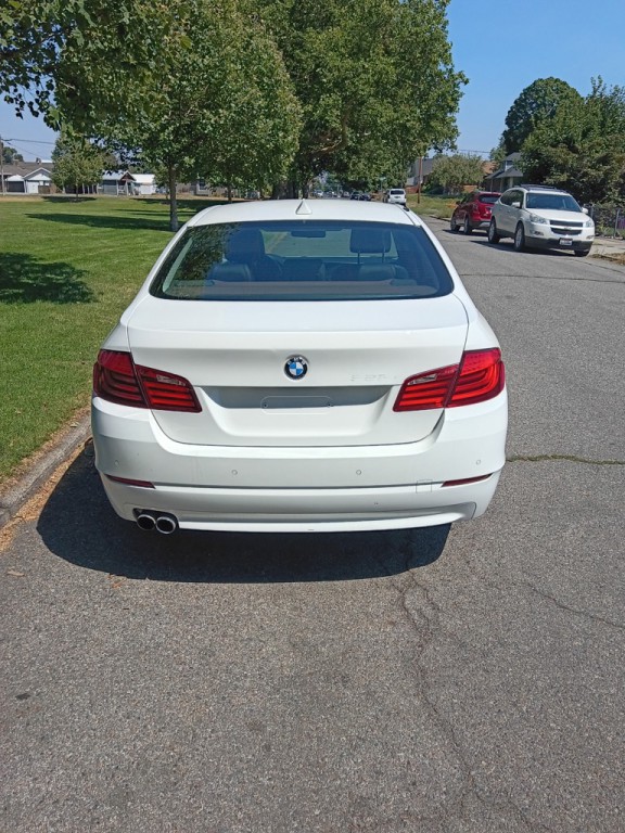 2012 BMW 5 Series Image 10