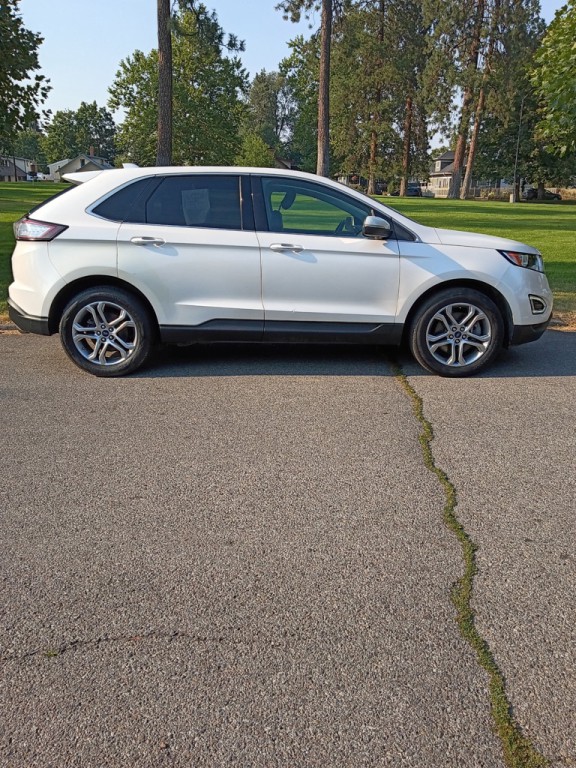 2017 Ford Edge Image 8