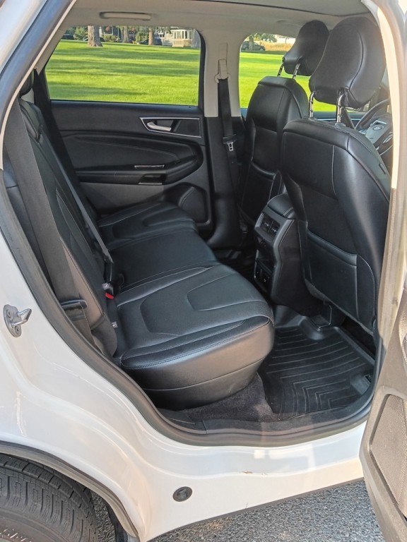 2017 Ford Edge Image 13