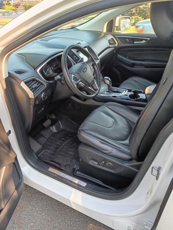 2017 Ford Edge Image 18