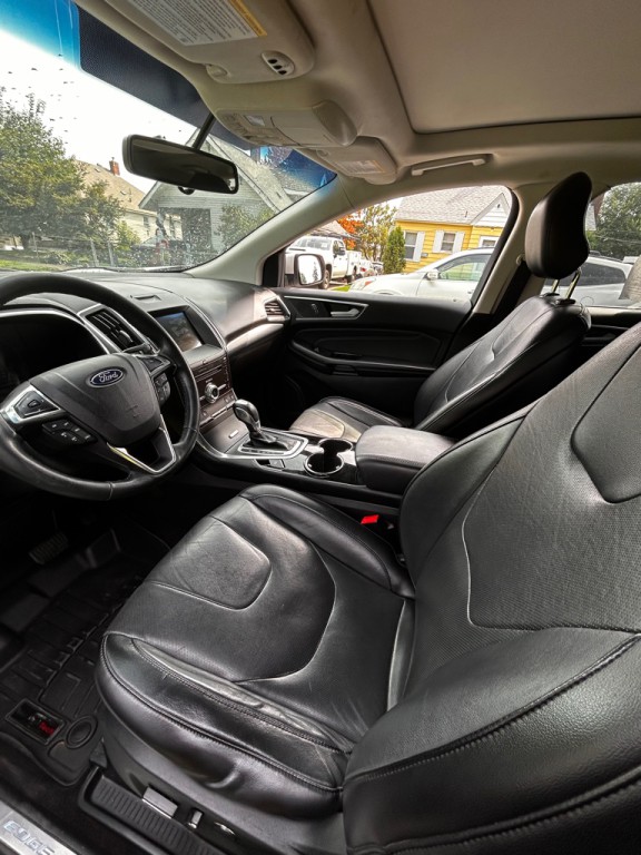 2017 Ford Edge Image 31