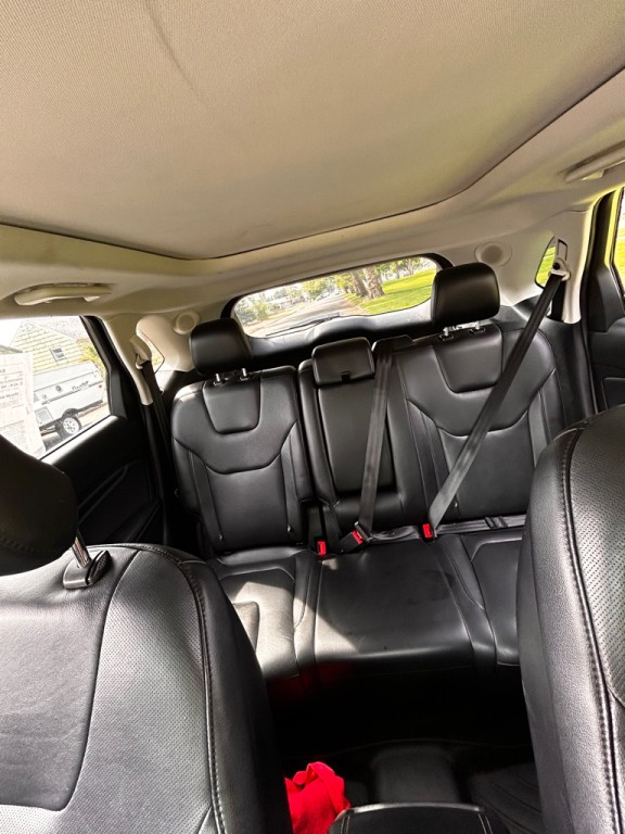 2017 Ford Edge Image 32