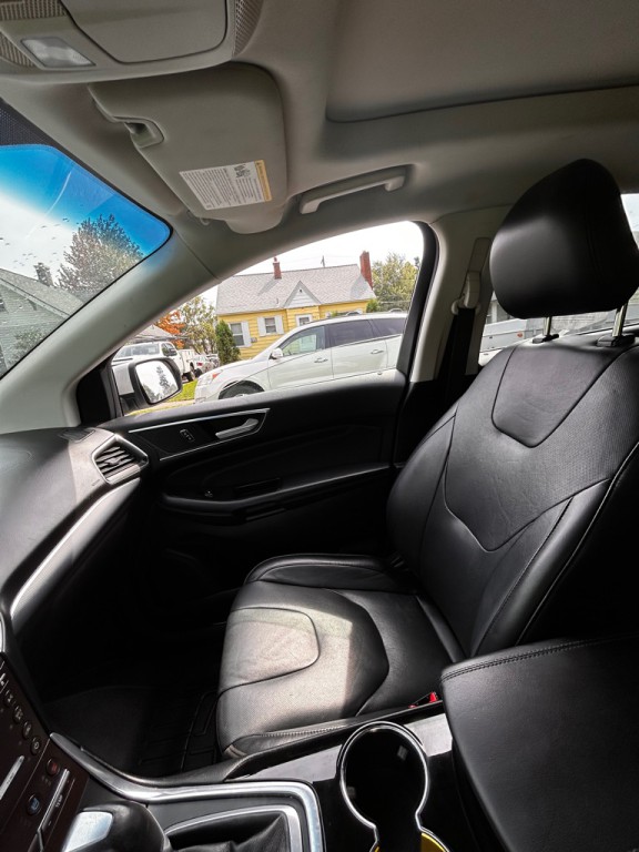 2017 Ford Edge Image 33