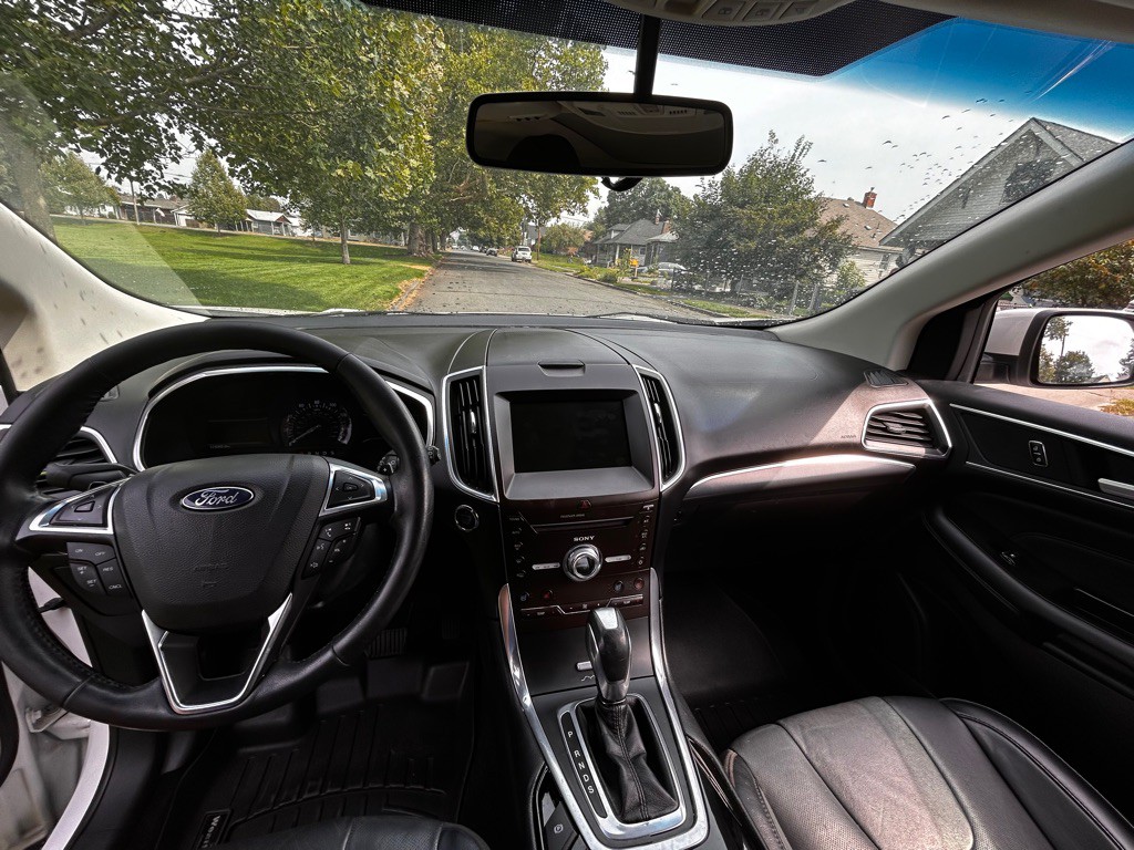 2017 Ford Edge Image 34