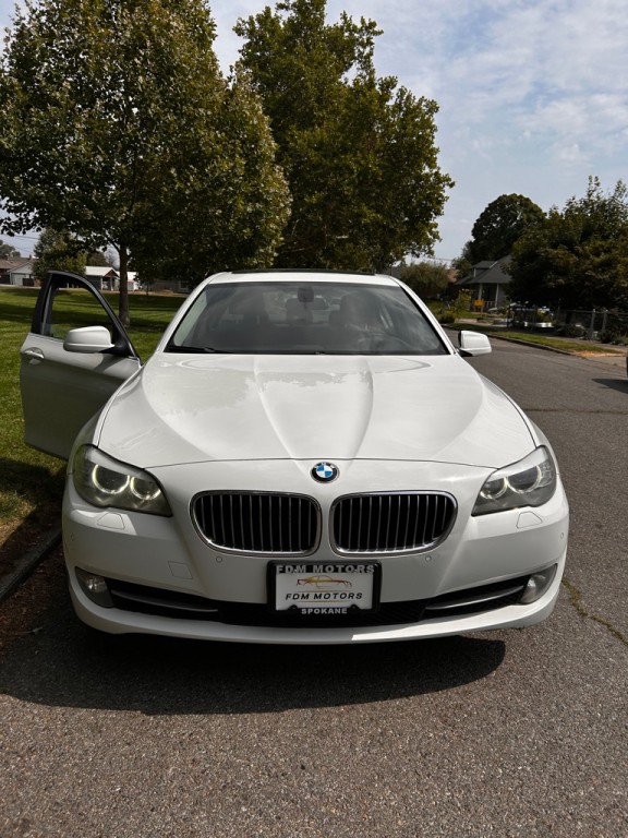2013 BMW 5 Series Image 3