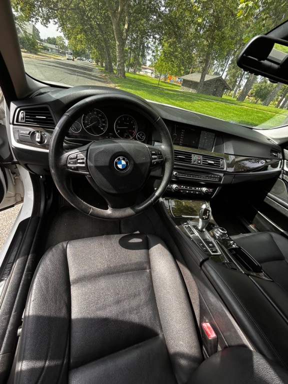 2013 BMW 5 Series Image 14