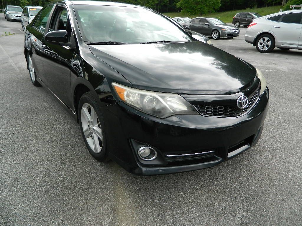 2012 Toyota Camry Image 1