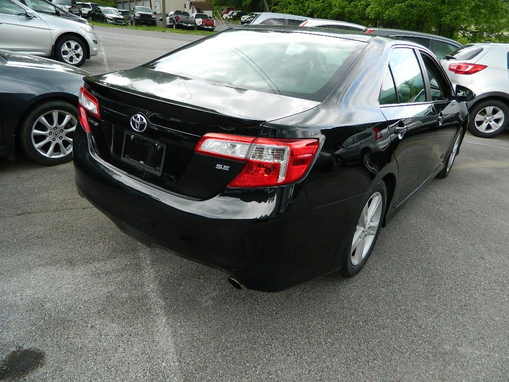 2012 Toyota Camry Image 3