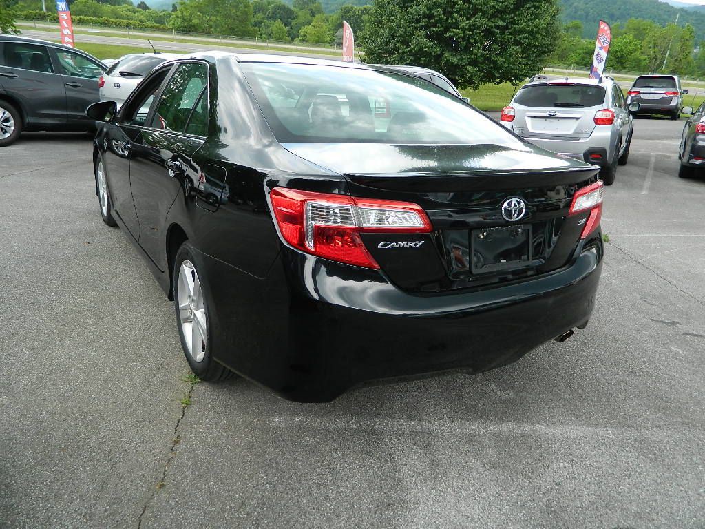 2012 Toyota Camry Image 4