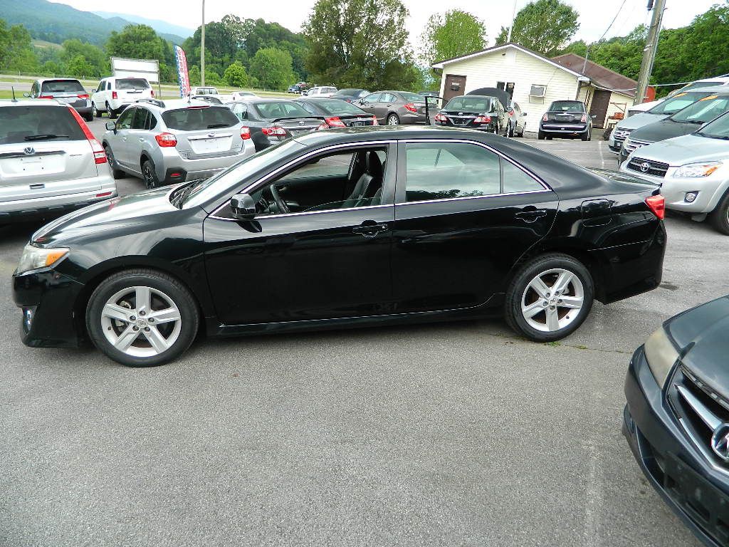 2012 Toyota Camry Image 5