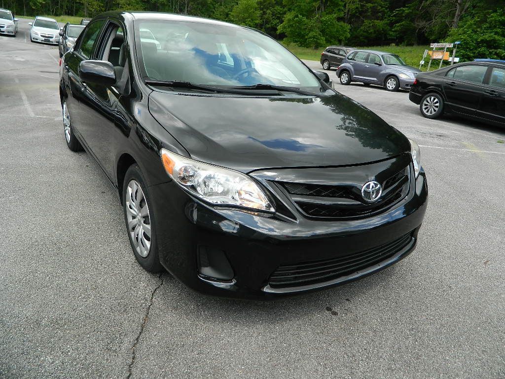 2012 Toyota Corolla Image 1