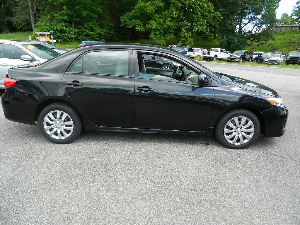 2012 Toyota Corolla Image 2
