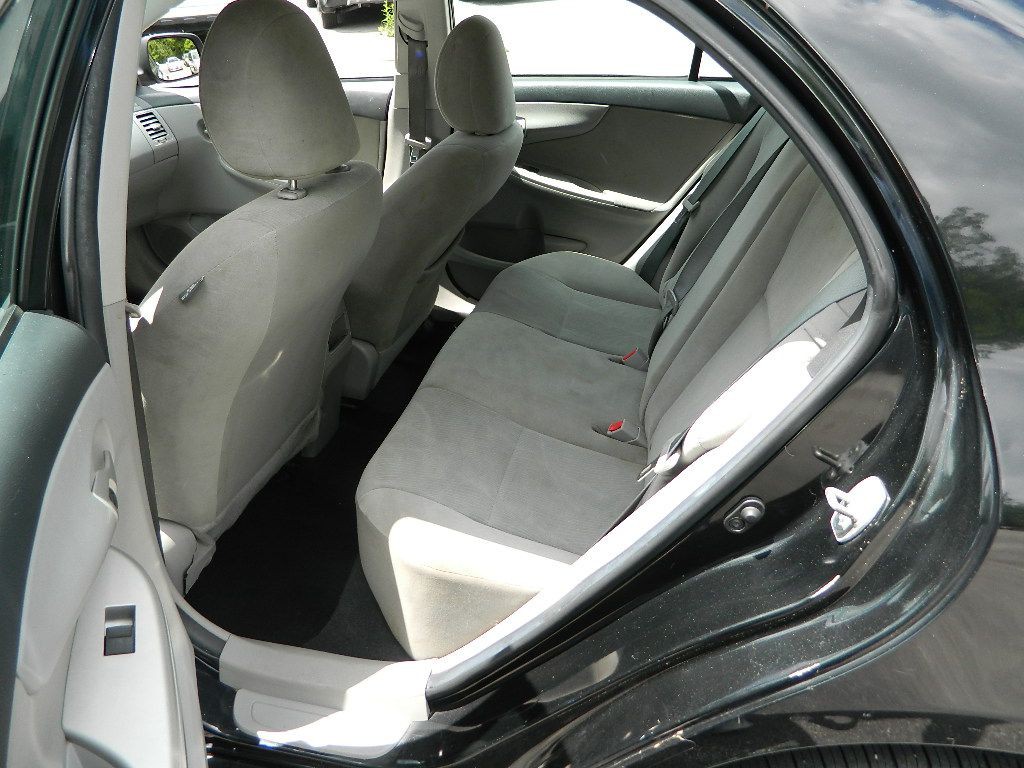 2012 Toyota Corolla Image 7