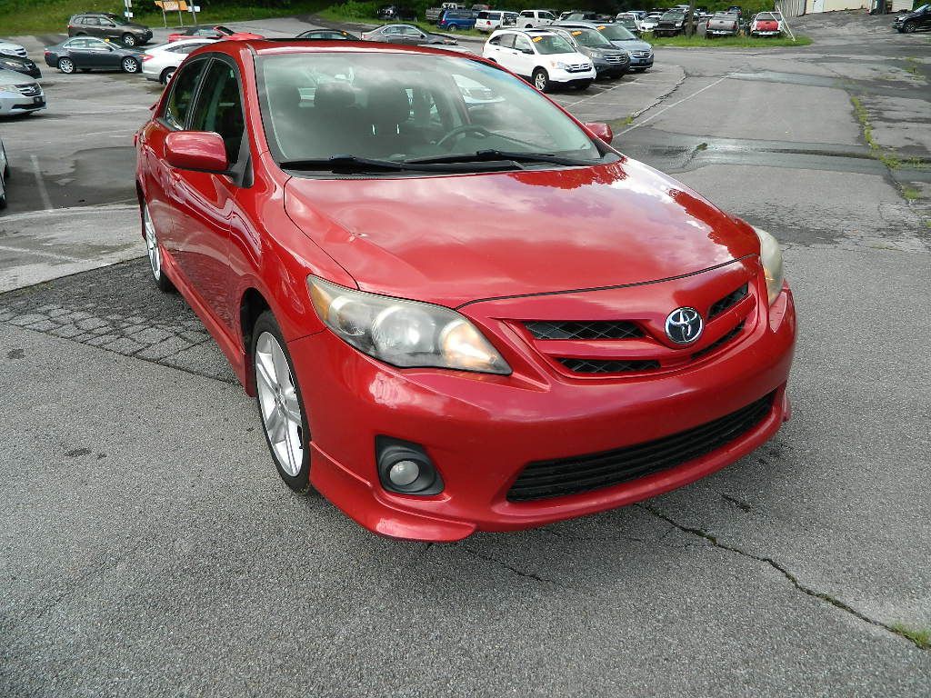 2013 Toyota Corolla Image 1
