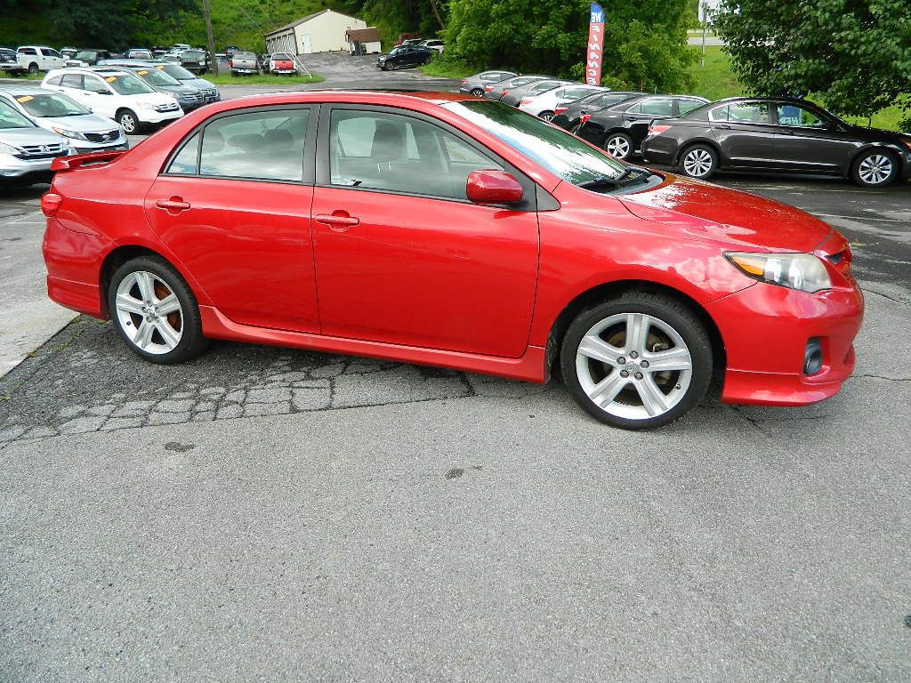 2013 Toyota Corolla Image 2