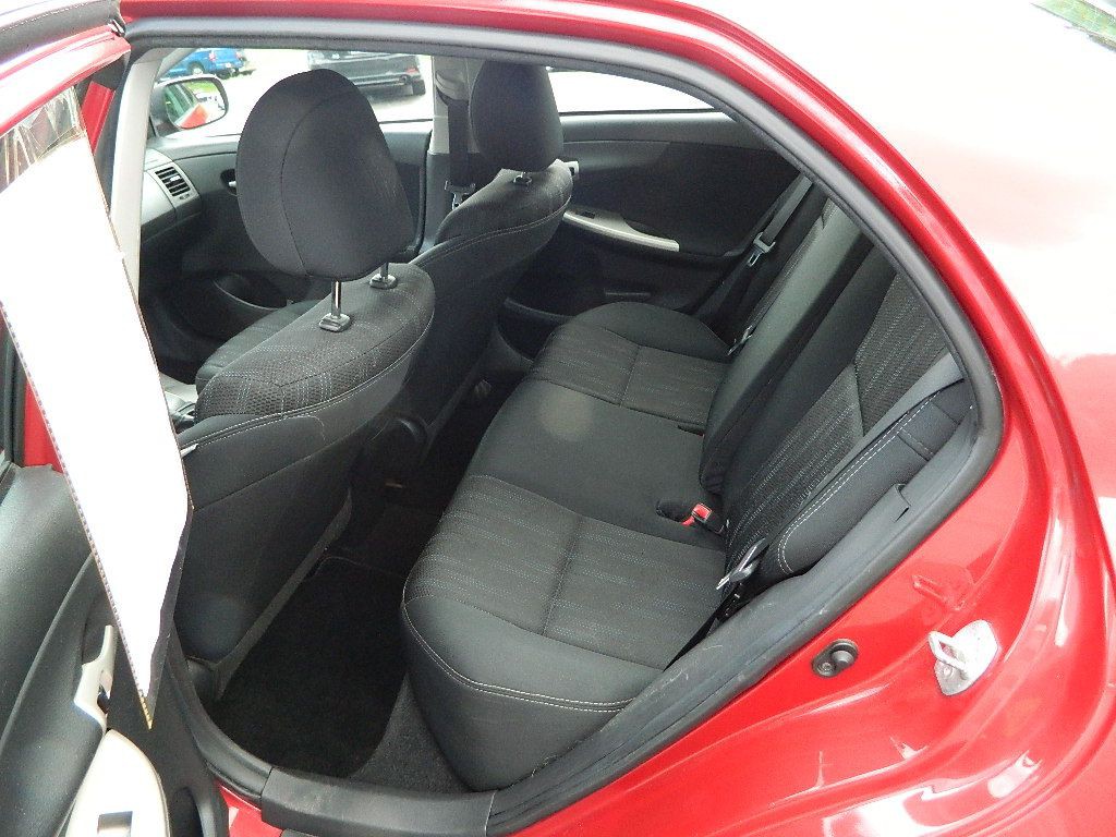 2013 Toyota Corolla Image 9