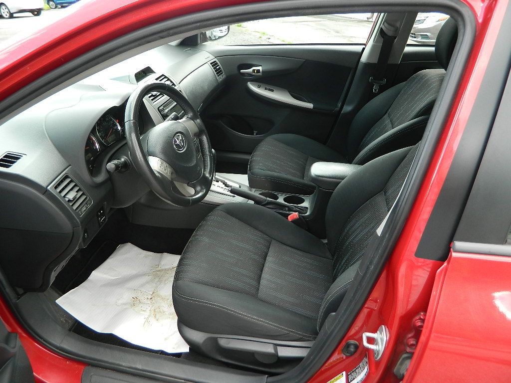 2013 Toyota Corolla Image 10