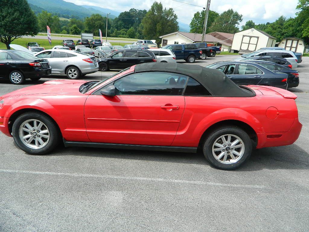 2007 Ford Mustang Image 5
