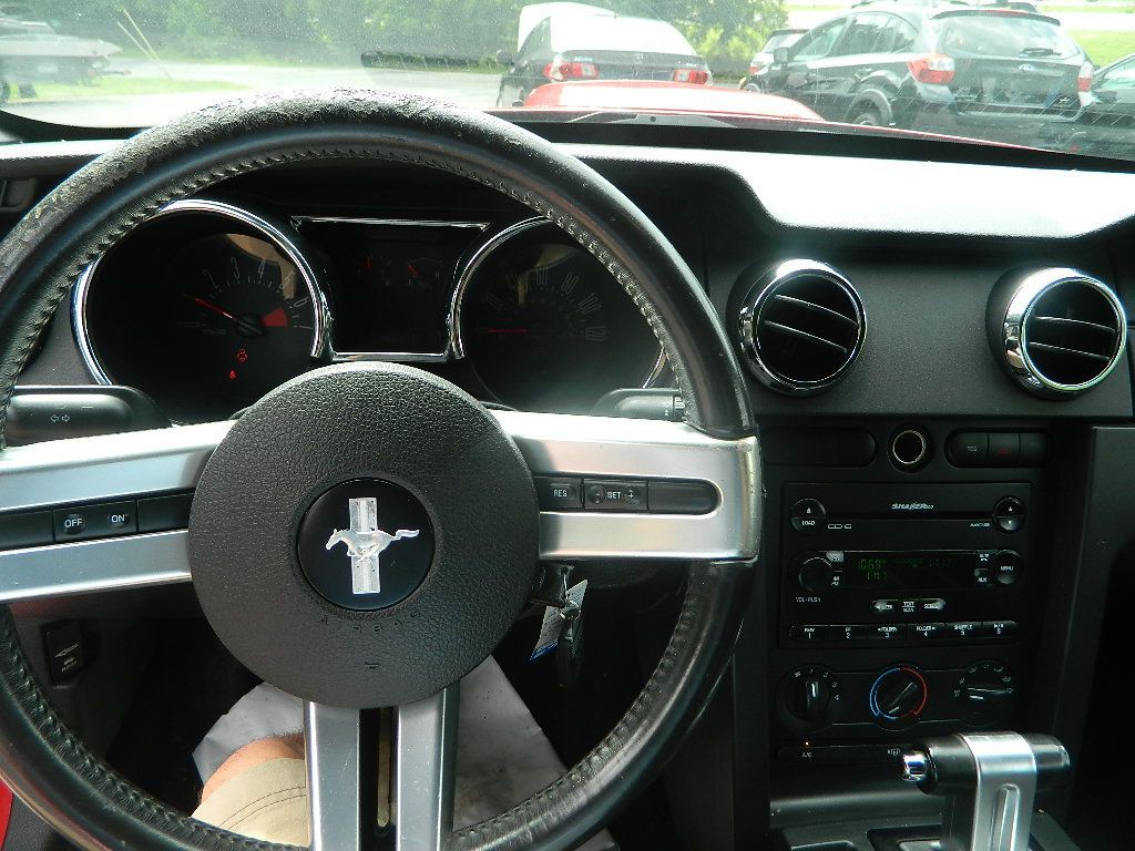 2007 Ford Mustang Image 9