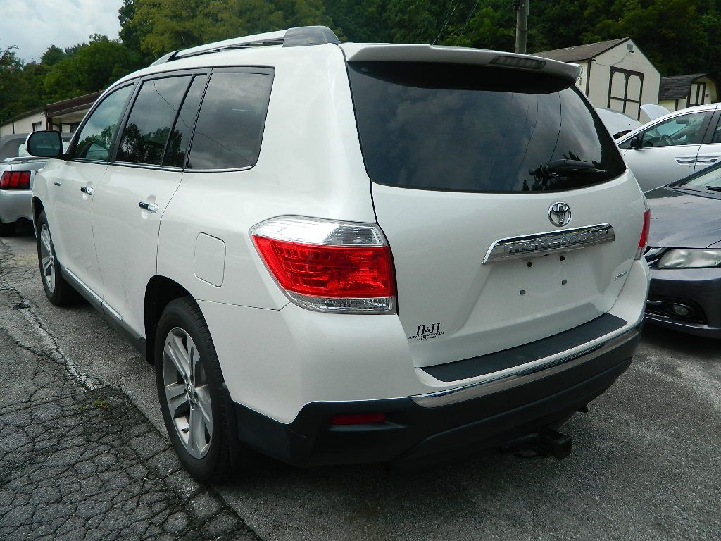2011 Toyota Highlander Image 4