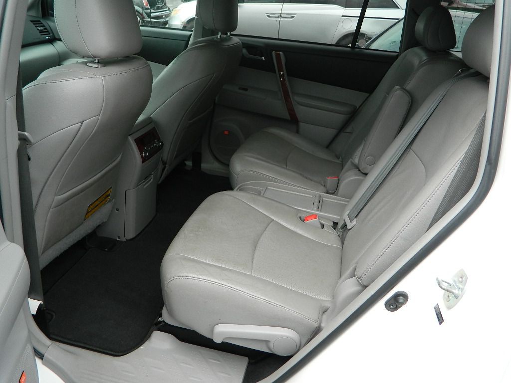 2011 Toyota Highlander Image 8