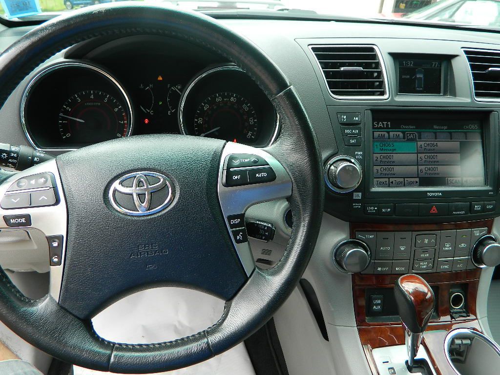 2011 Toyota Highlander Image 10