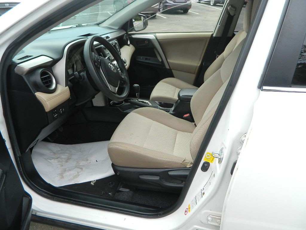 2013 Toyota Rav4 Image 8