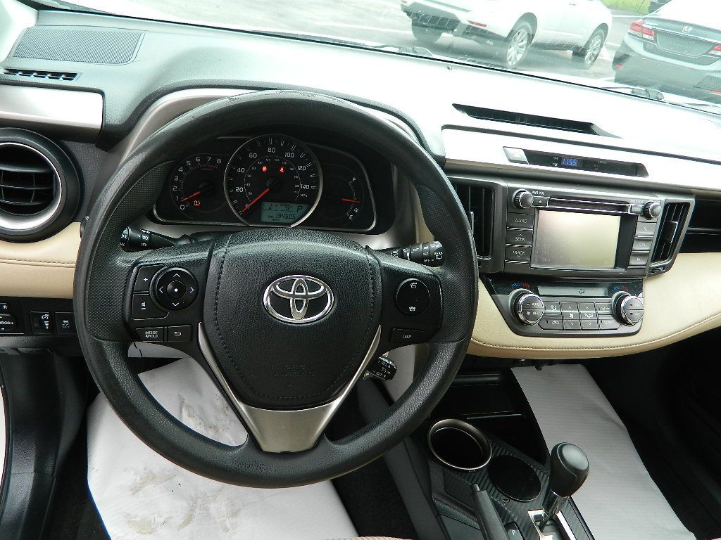 2013 Toyota Rav4 Image 9