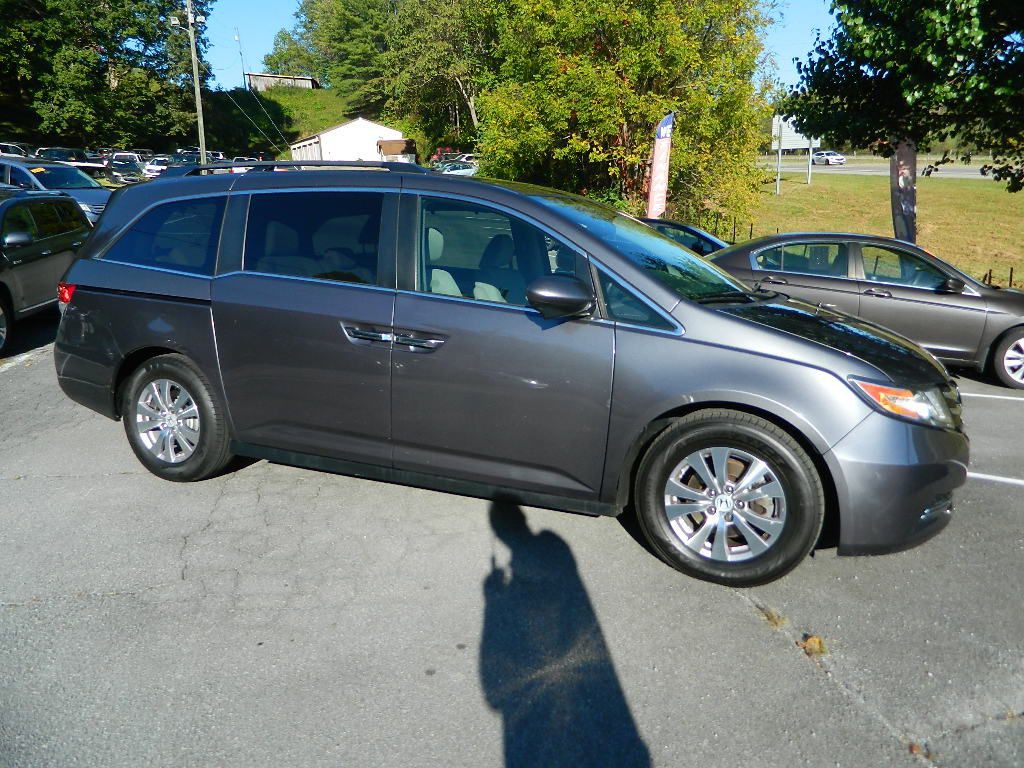 2016 Honda Odyssey Image 2