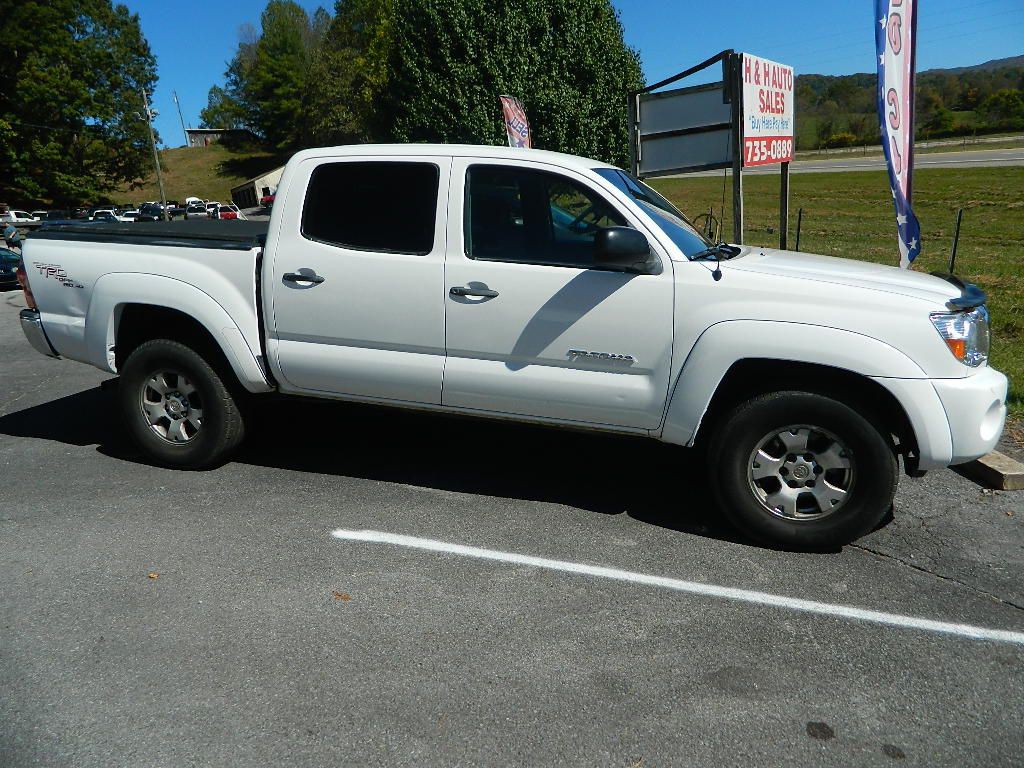 2006 Toyota Tacoma Image 2