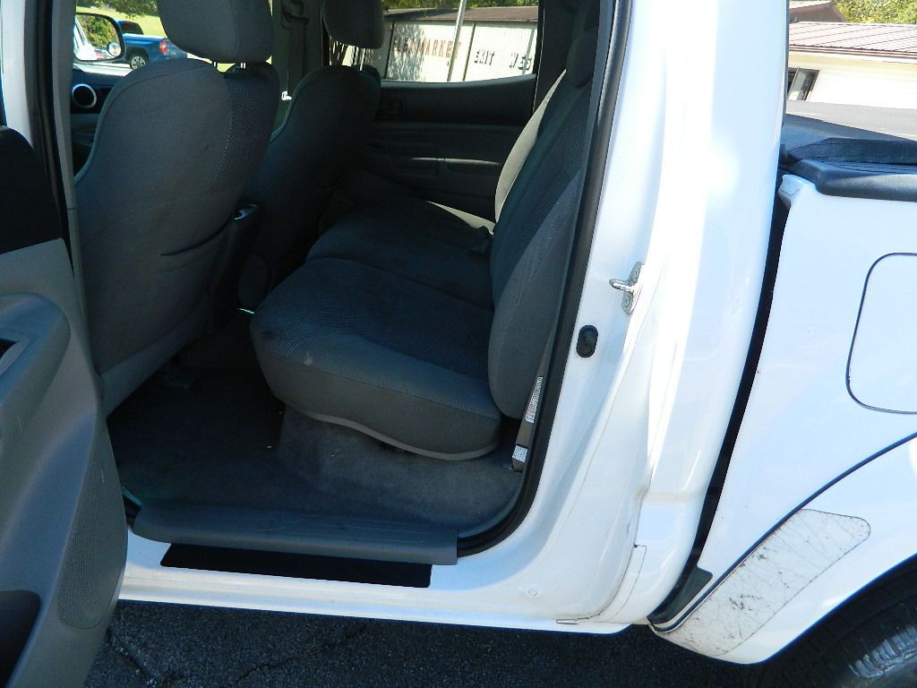 2006 Toyota Tacoma Image 8