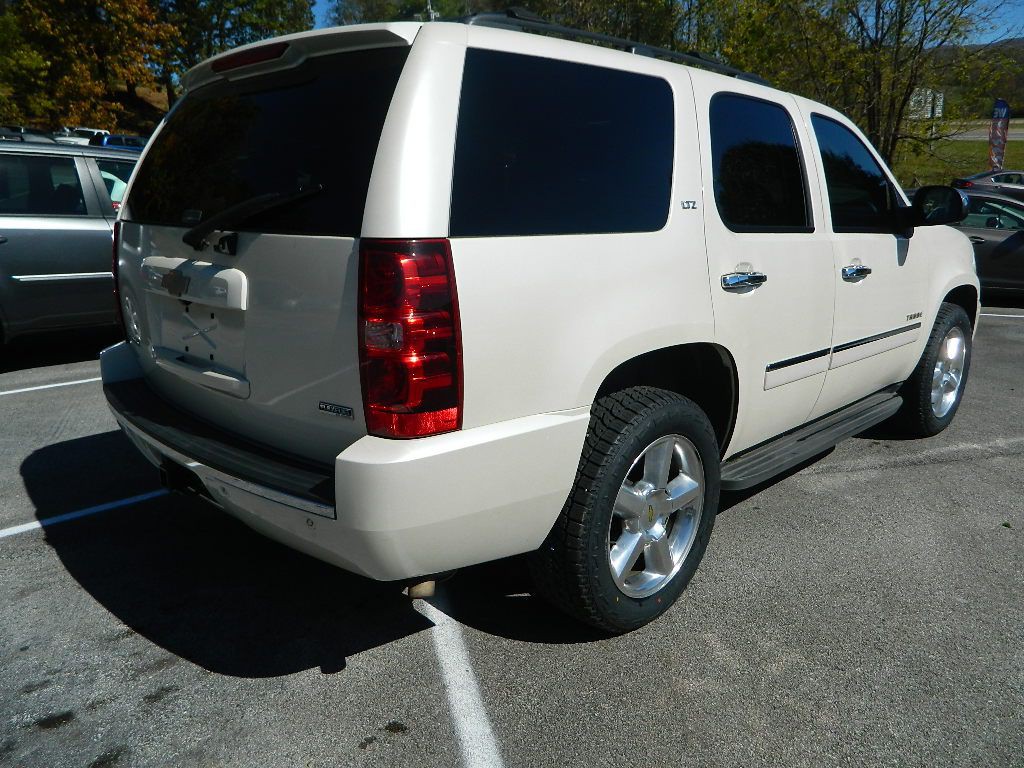 2009 Chevrolet Tahoe Image 3