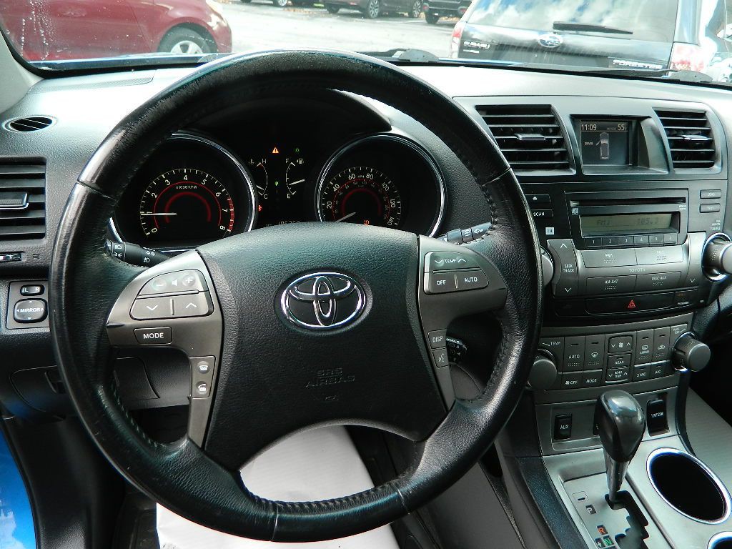2009 Toyota Highlander Image 12