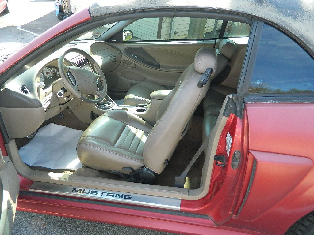 2002 Ford Mustang Image 8