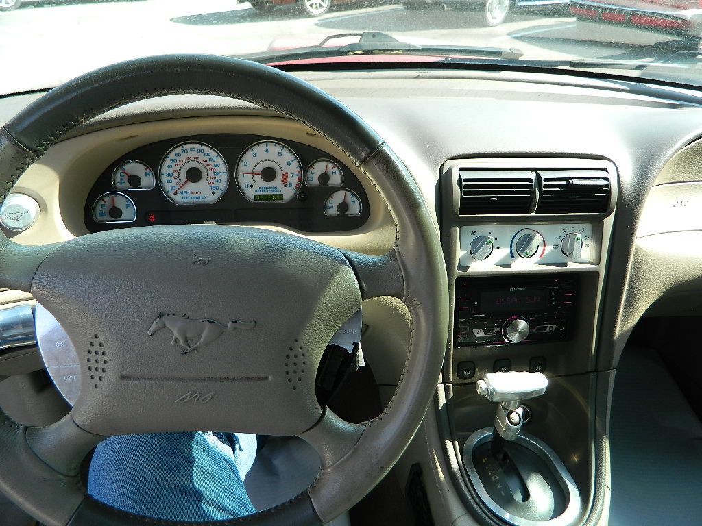 2002 Ford Mustang Image 9