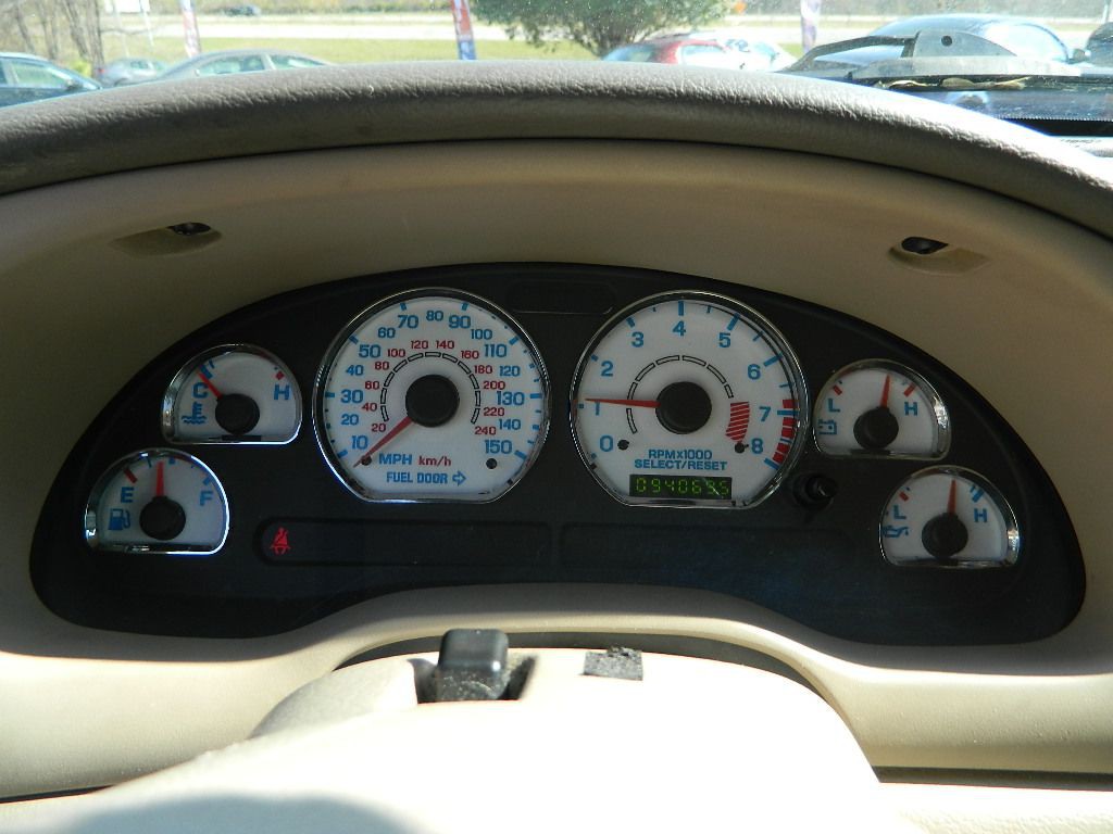 2002 Ford Mustang Image 10