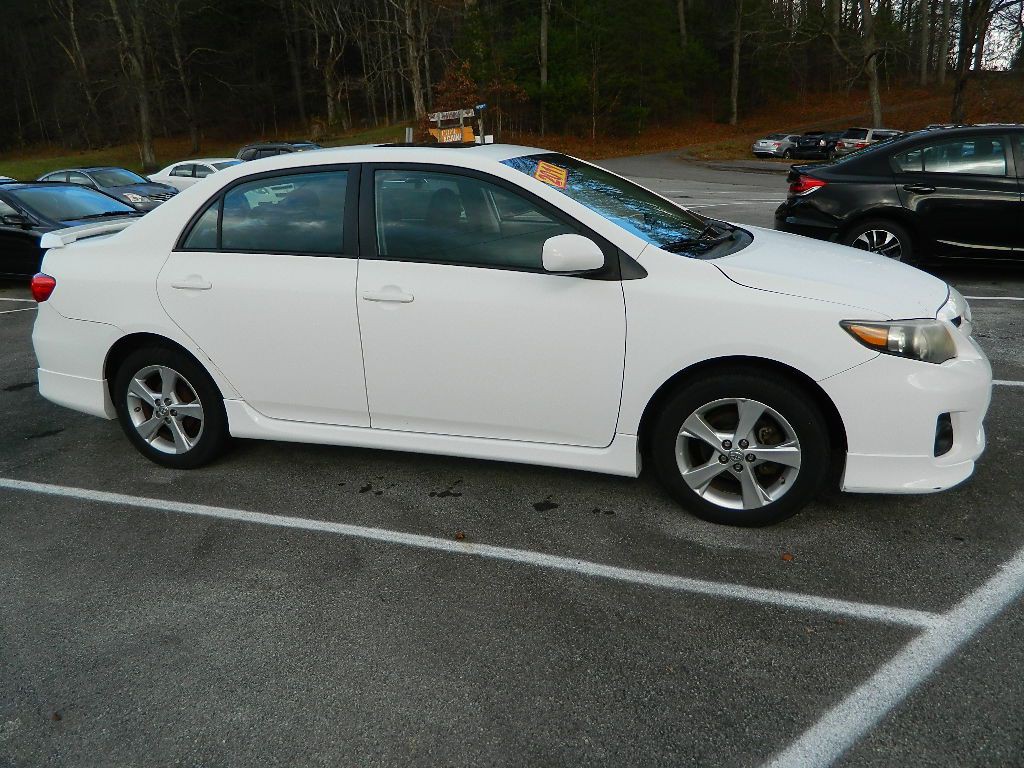 2011 Toyota Corolla Image 2