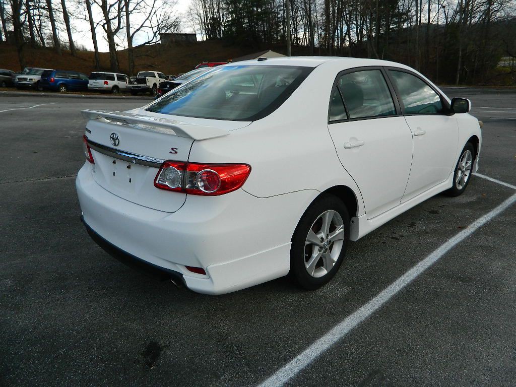 2011 Toyota Corolla Image 3